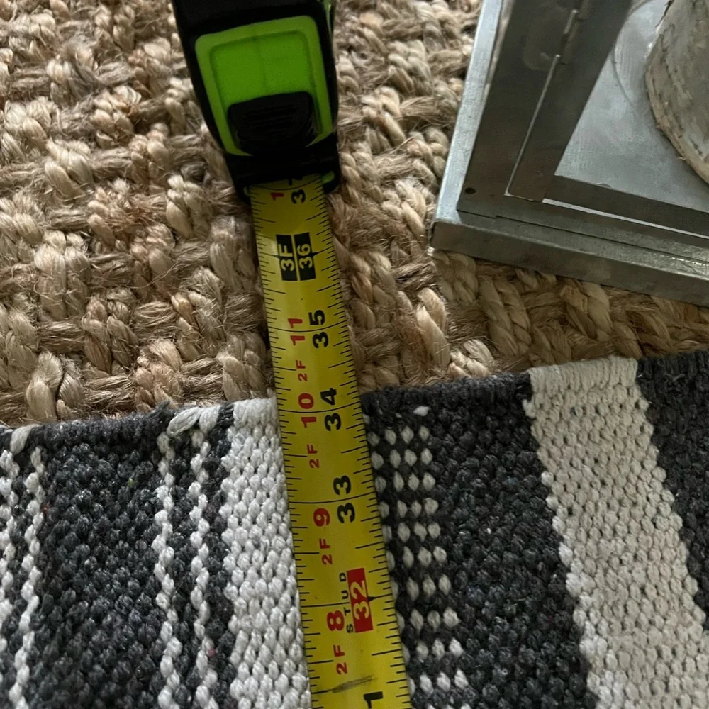 Beautiful Area Rug - Picture 5 of 6